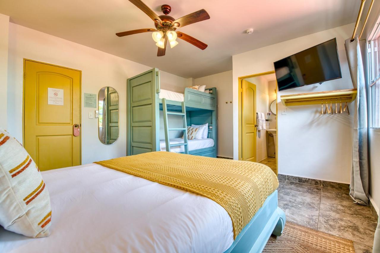 Bocas Paradise Hotel โบกัสทาวน์ ภายนอก รูปภาพ